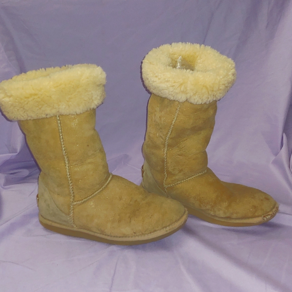 UGG CLASSIC TALL TAN BOOTS * SIZE 8W * UGG BOOTS * FOLDABLE
